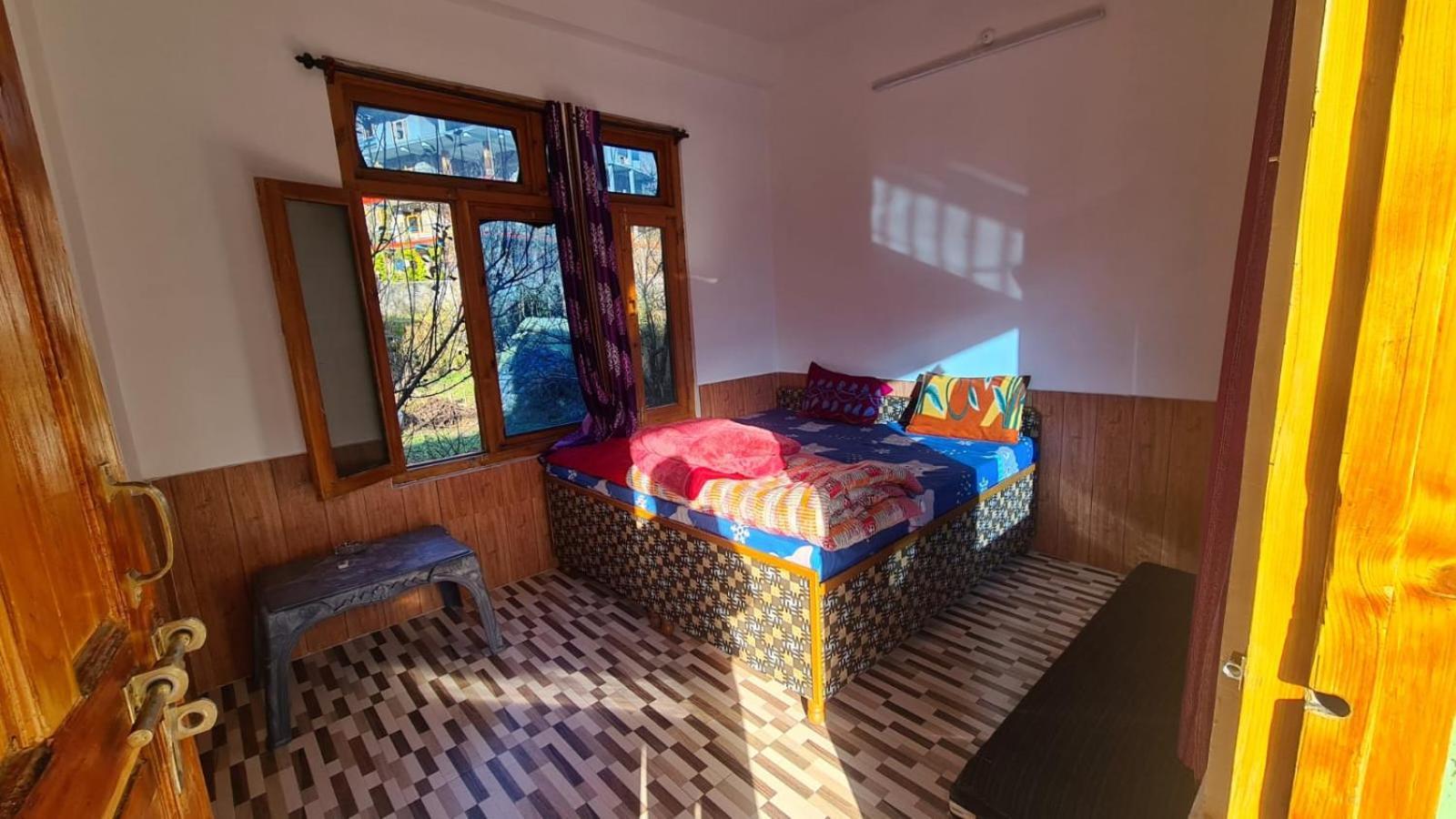 Snow View Guest House Kasol Quarto foto